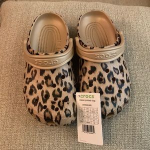 NWT CROCS Classic Leopard Printed Clog